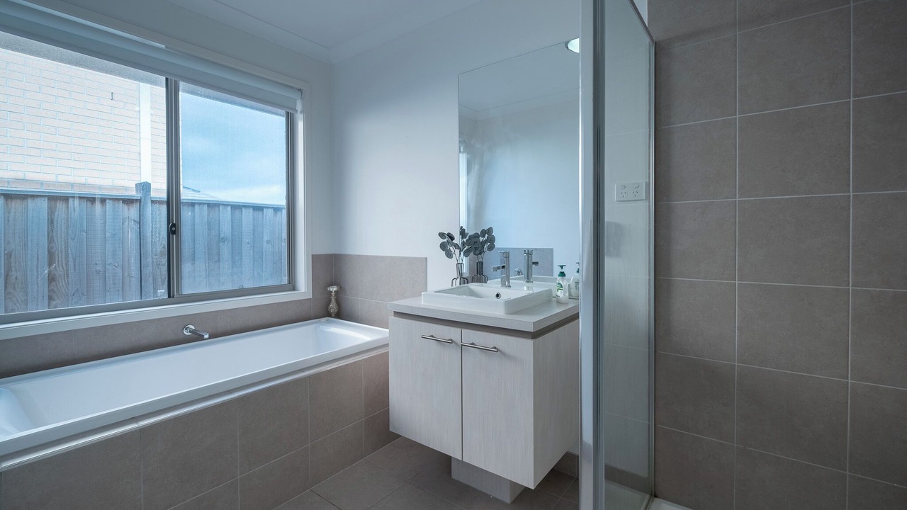 Photo of Bathroom in Sanctuary Lakes