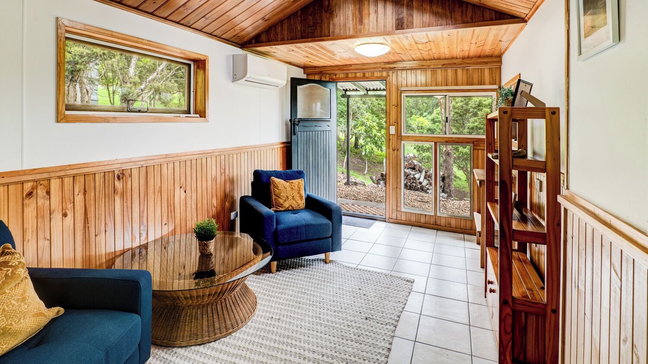 Photo of Livingroom in Mount Archer