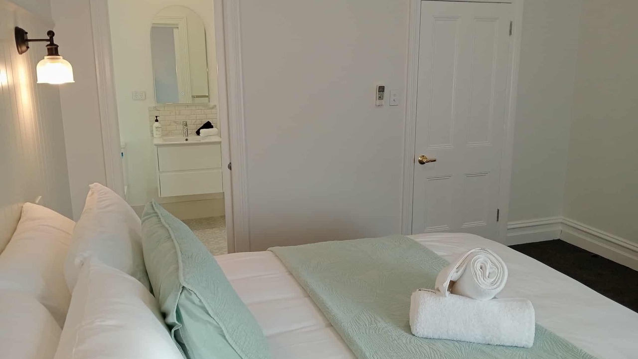 Photo of Bedroom in Violet Town