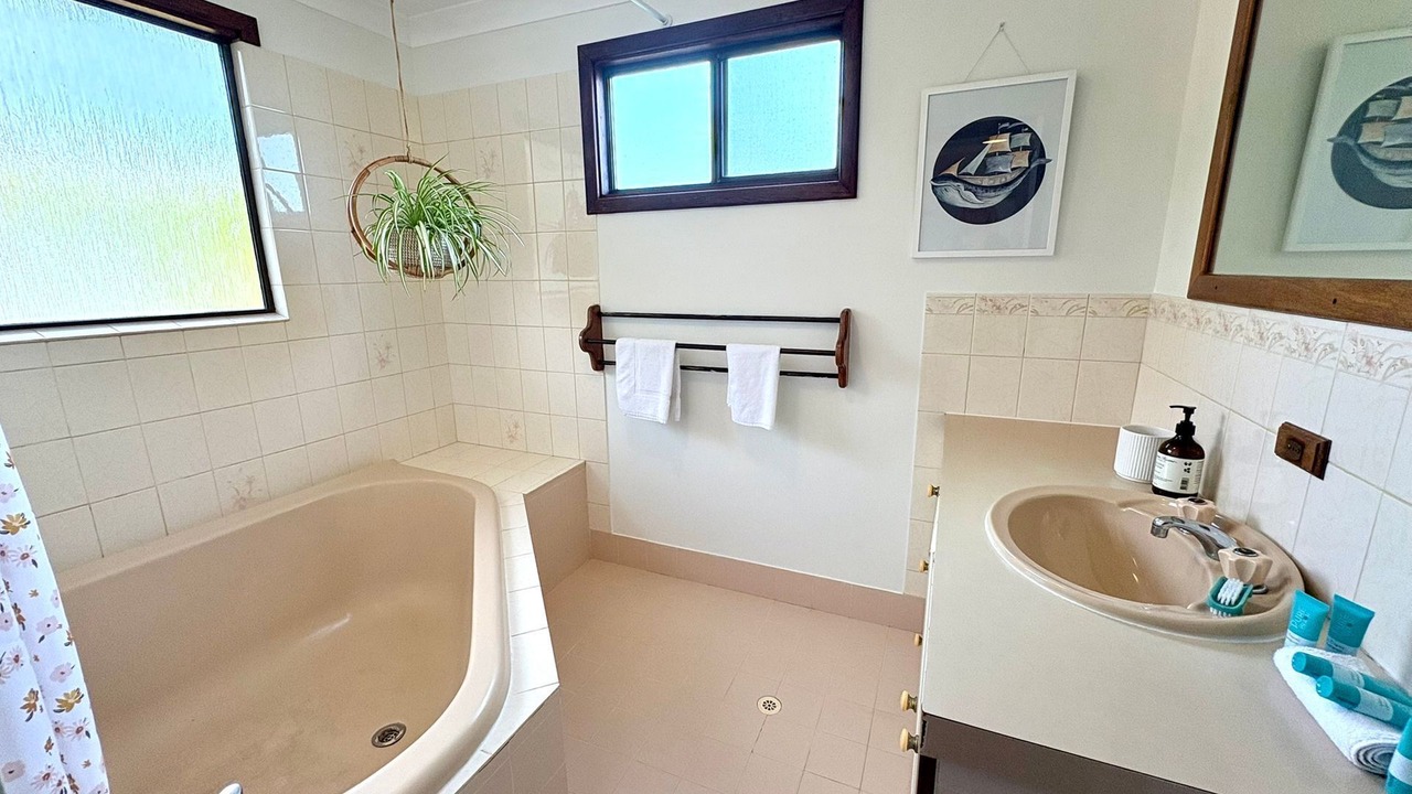 Photo of Bathroom in Peppermint Grove Beach
