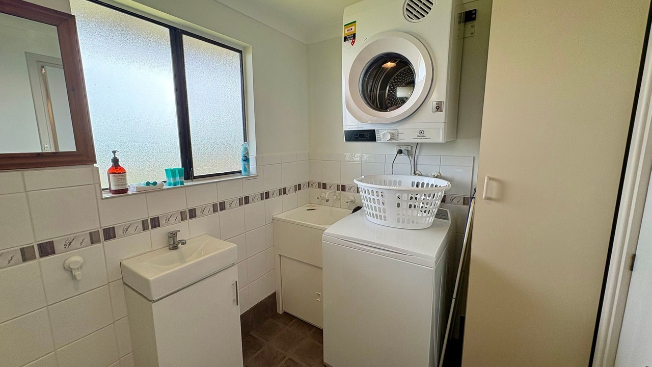 Photo of Bathroom in Peppermint Grove Beach