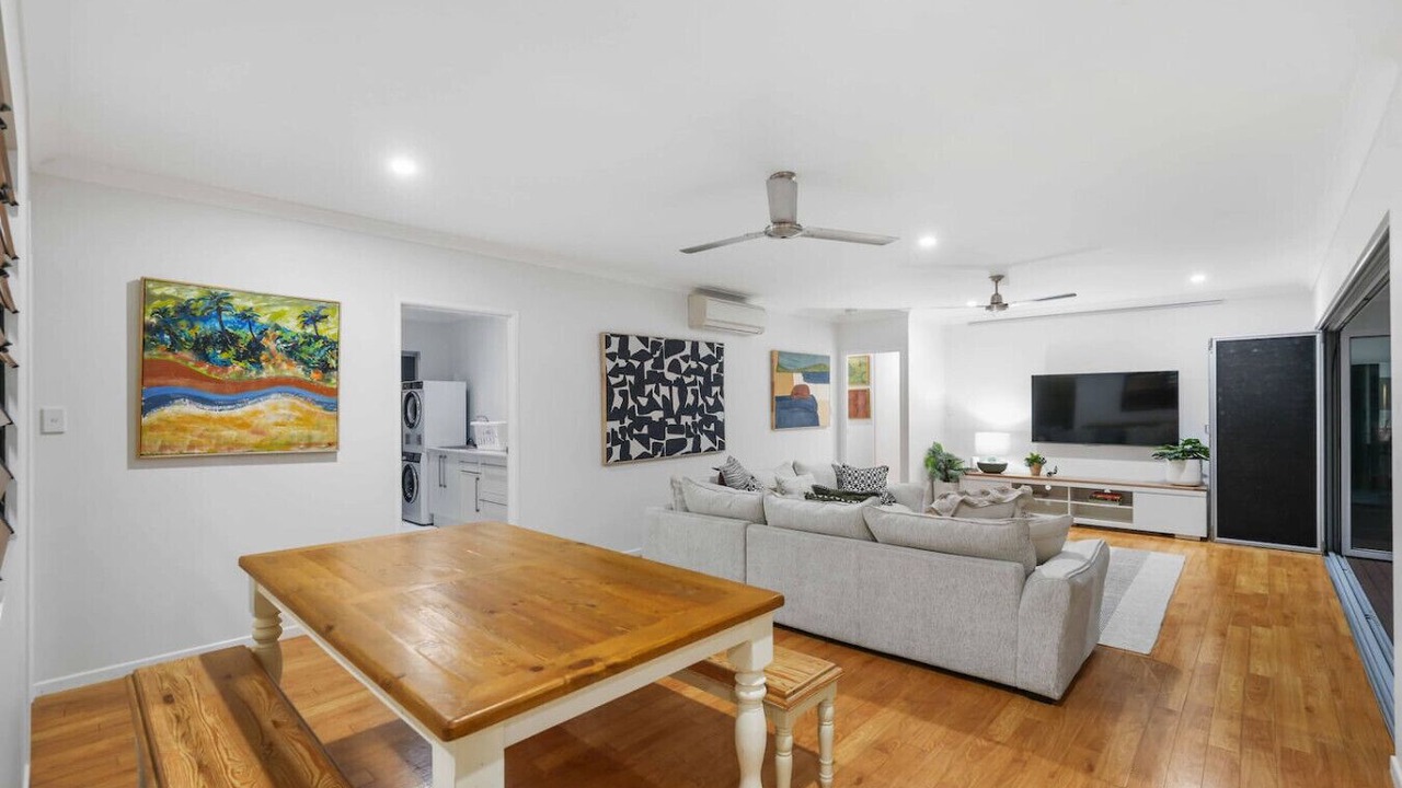 Photo of Livingroom in Trinity Beach