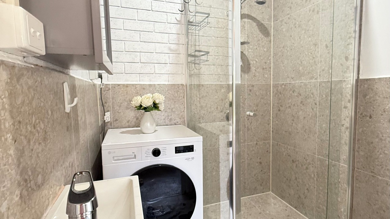 Photo of Bathroom in Lalor