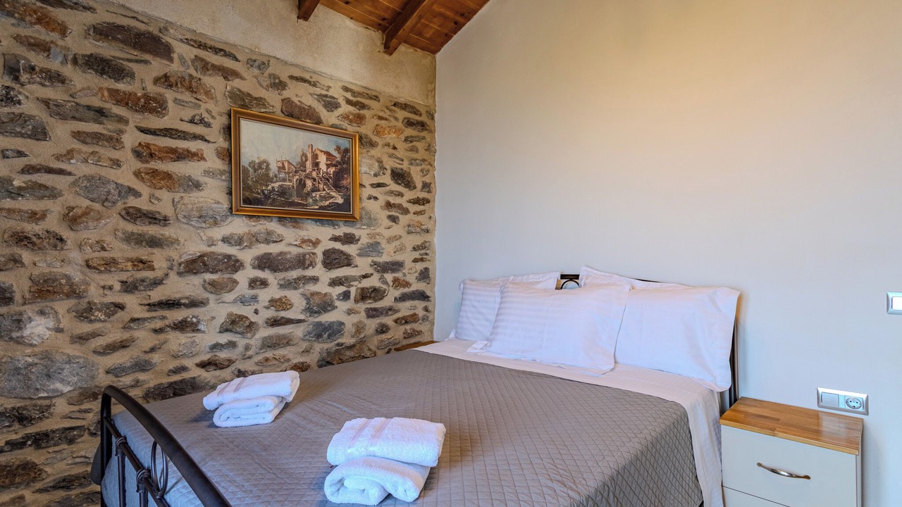 Photo of Bedroom in Thalames