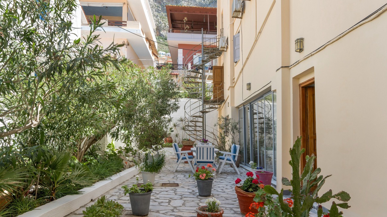 Photo of Outdoor in Mirties