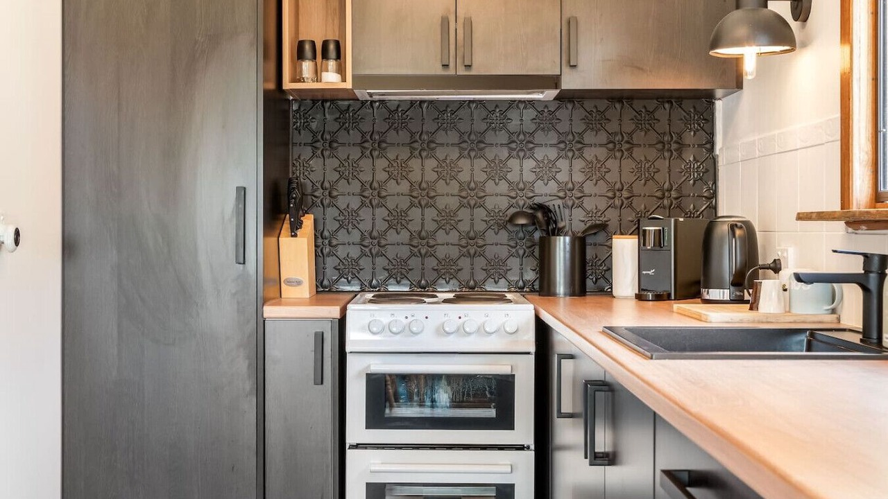 Photo of Kitchen in Deep Bay