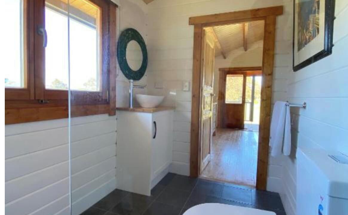 Photo of Bathroom in Brownlow Ki