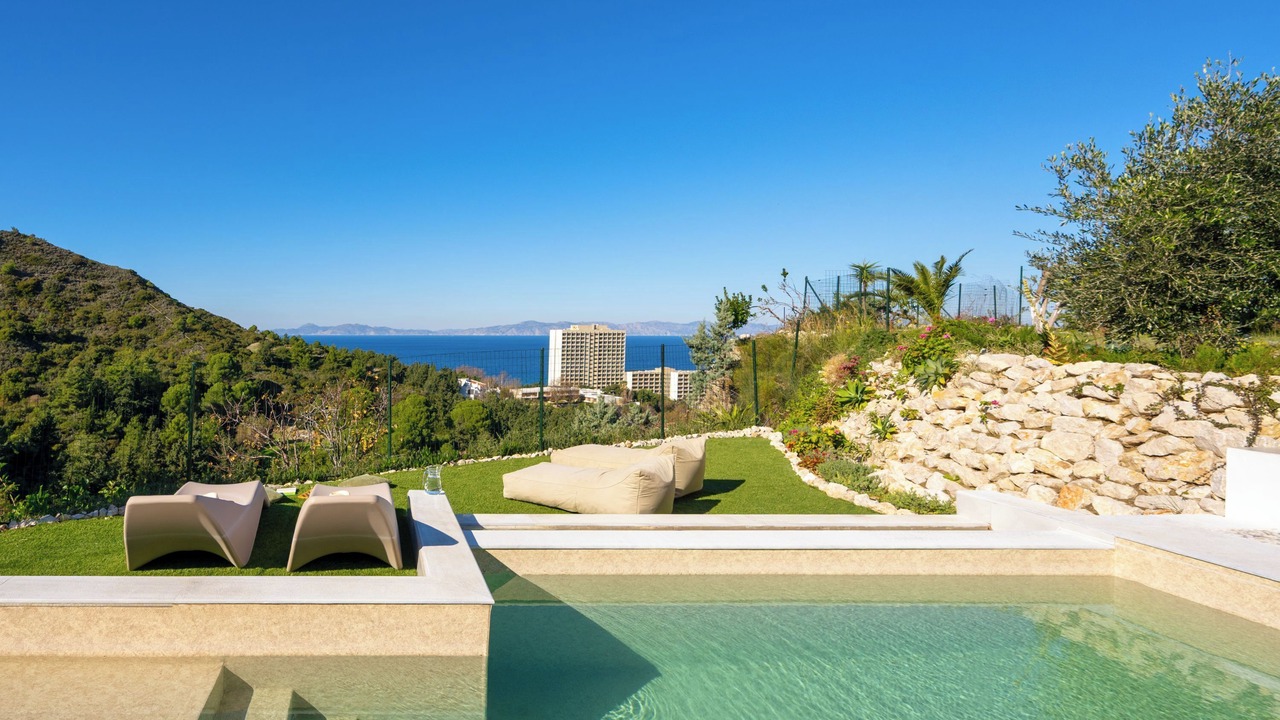 Photo of Outdoor in Ixia