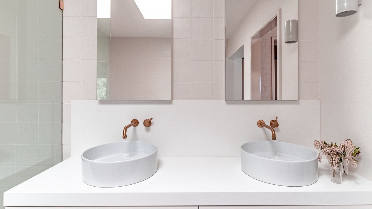 Photo of Bathroom in Red Hill South
