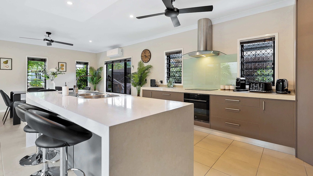 Photo of Kitchen in Kewarra Beach