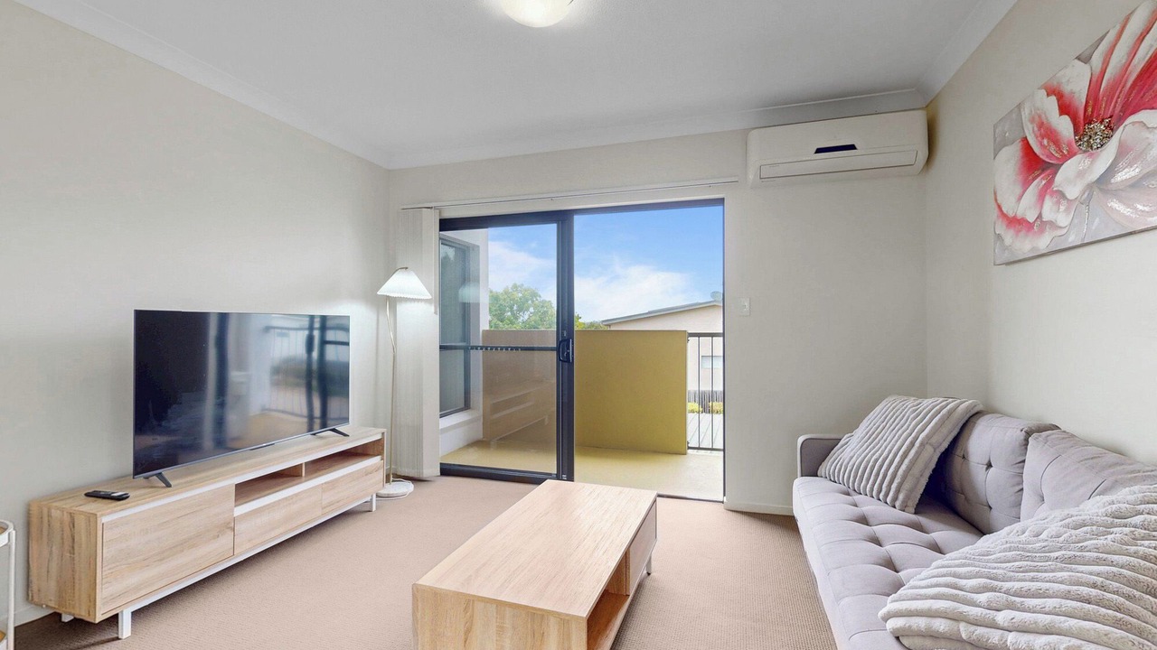 Photo of Livingroom in North Lakes