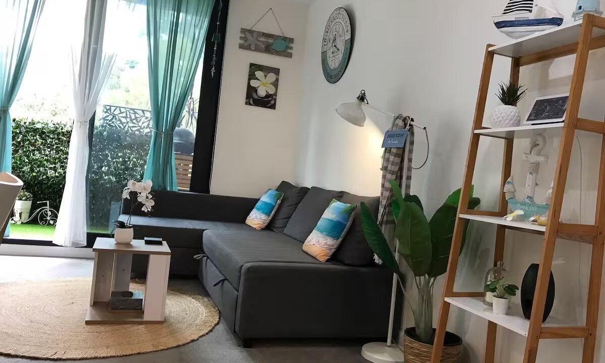 Photo of Livingroom in Forest Hill