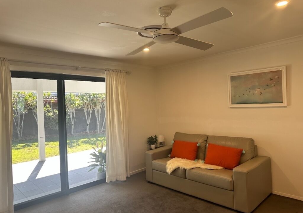 Photo of Livingroom in Broadbeach Waters
