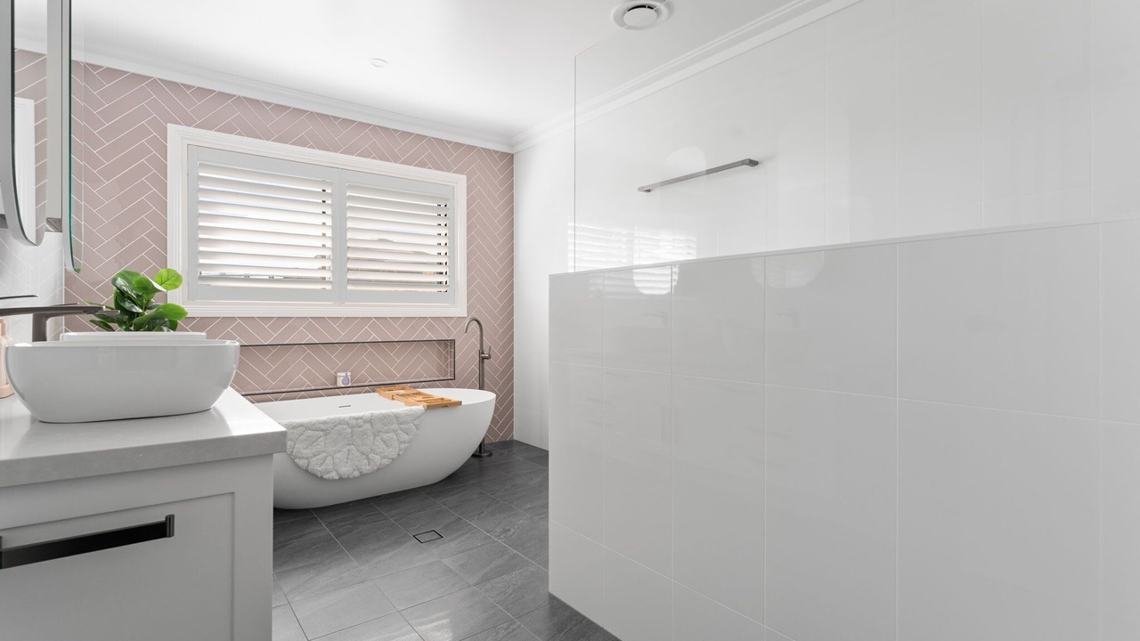 Photo of Bathroom in Laffing Waters