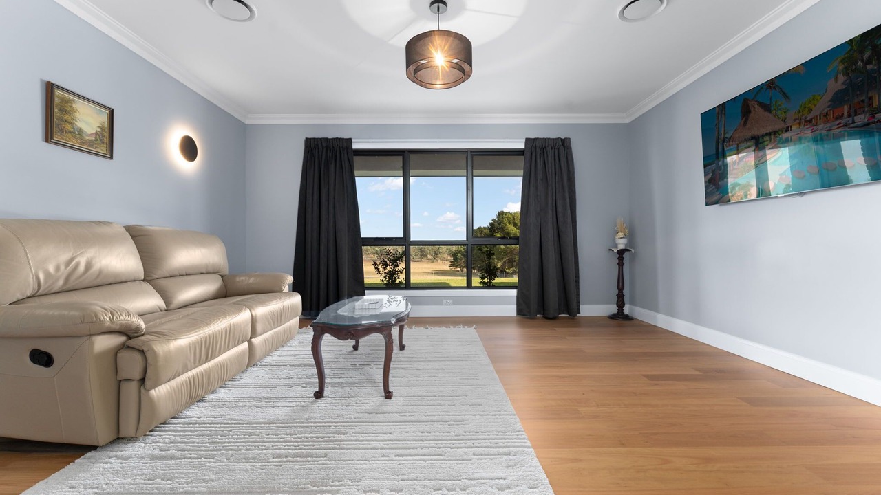Photo of Livingroom in Laffing Waters