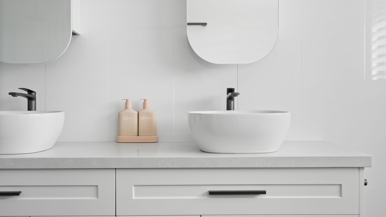 Photo of Bathroom in Laffing Waters