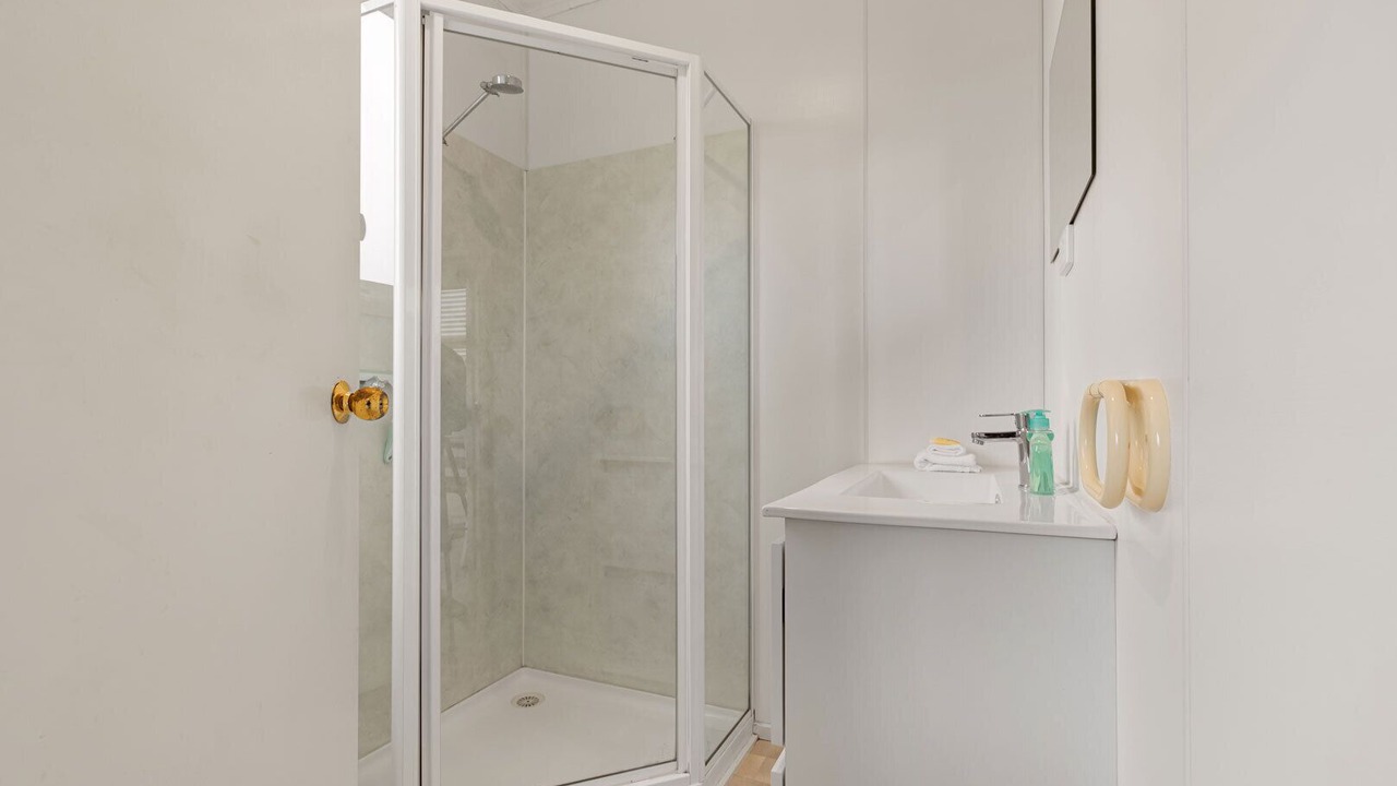 Photo of Bathroom in Lakes Entrance