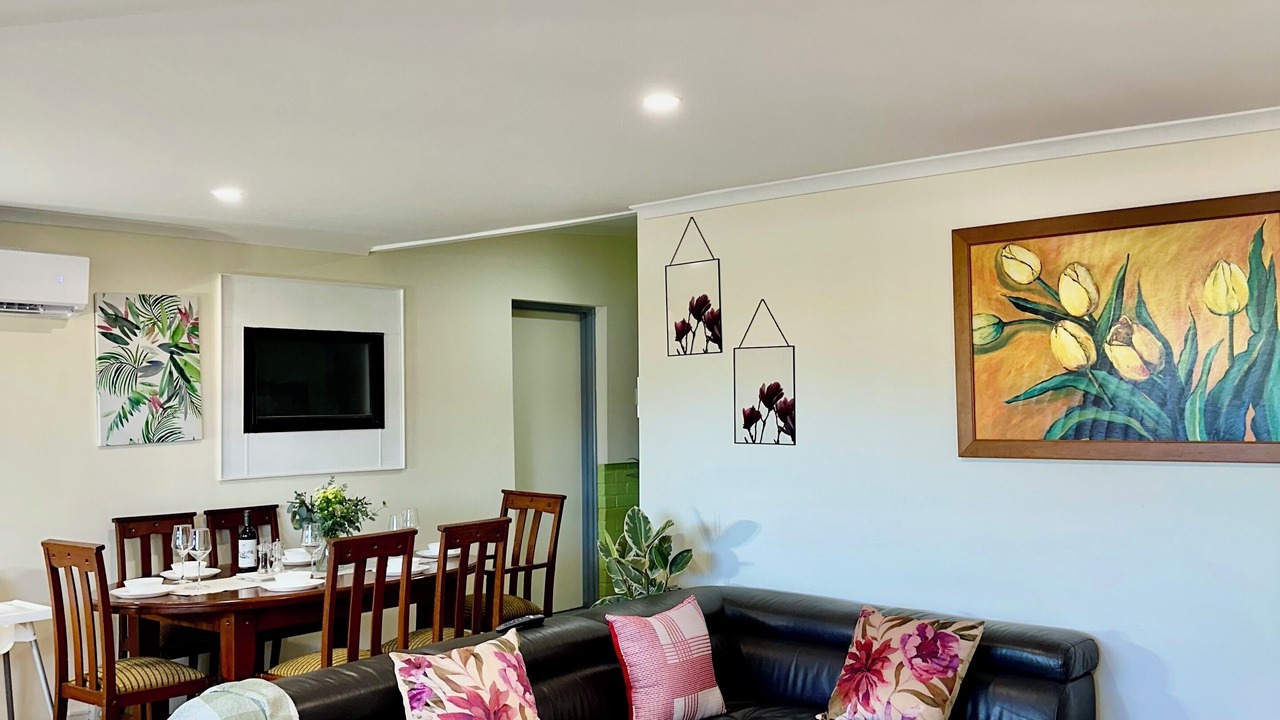 Photo of Livingroom in Woodville Gardens