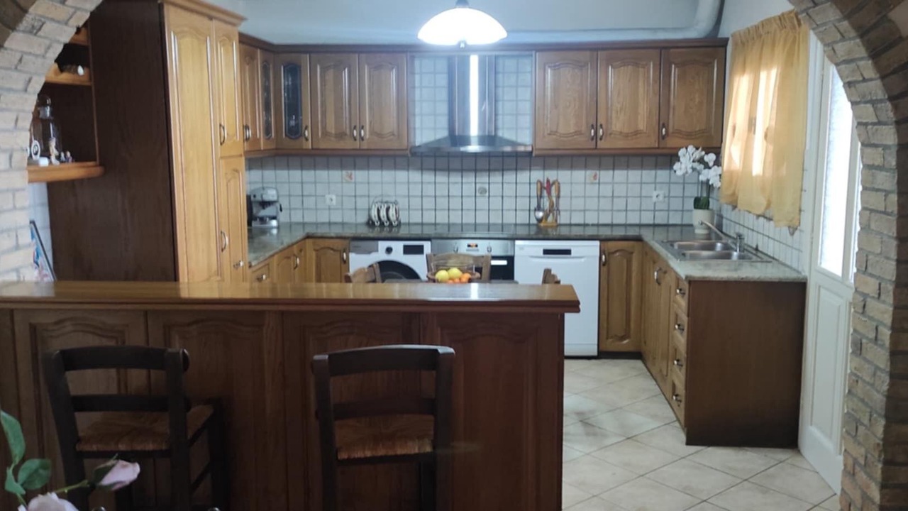 Photo of Kitchen in Petaleia