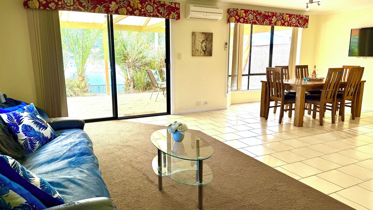 Photo of Livingroom in Encounter Bay