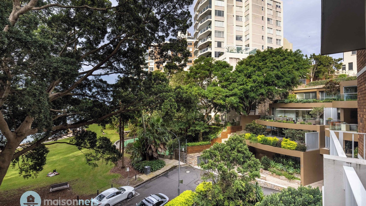 Photo of Others in Elizabeth Bay