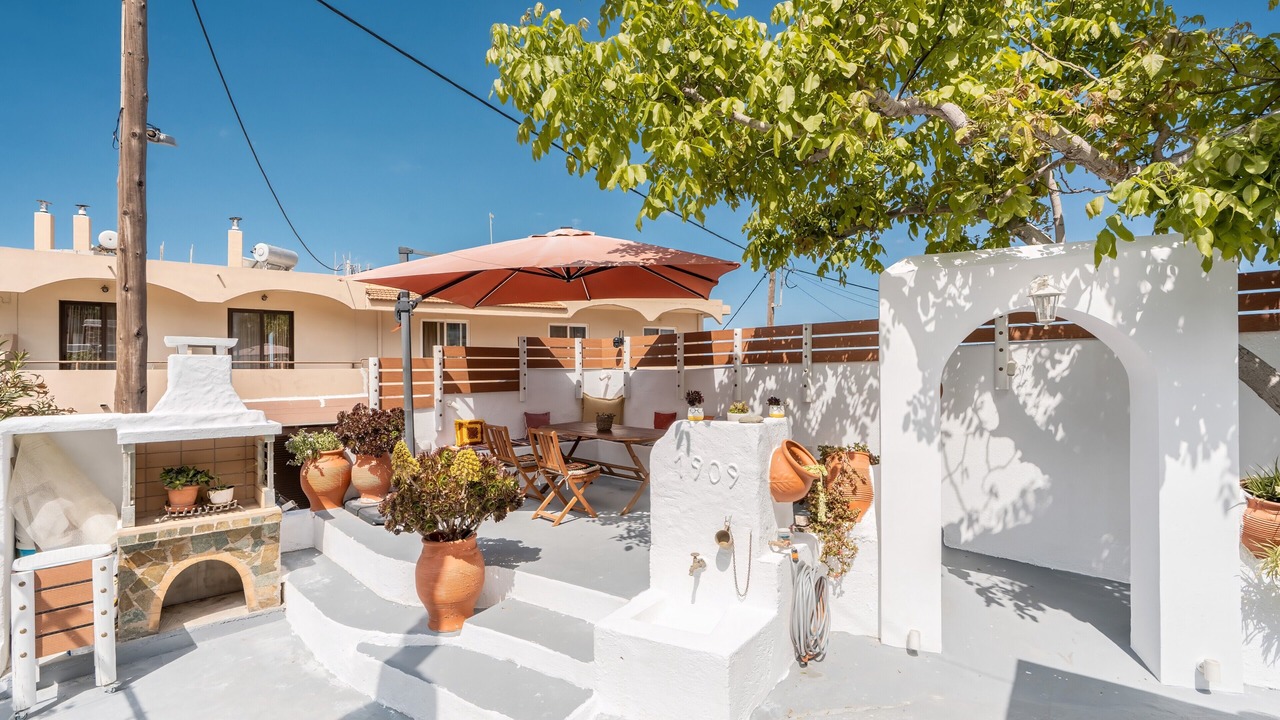 Photo of Patio Balcony in Embonas