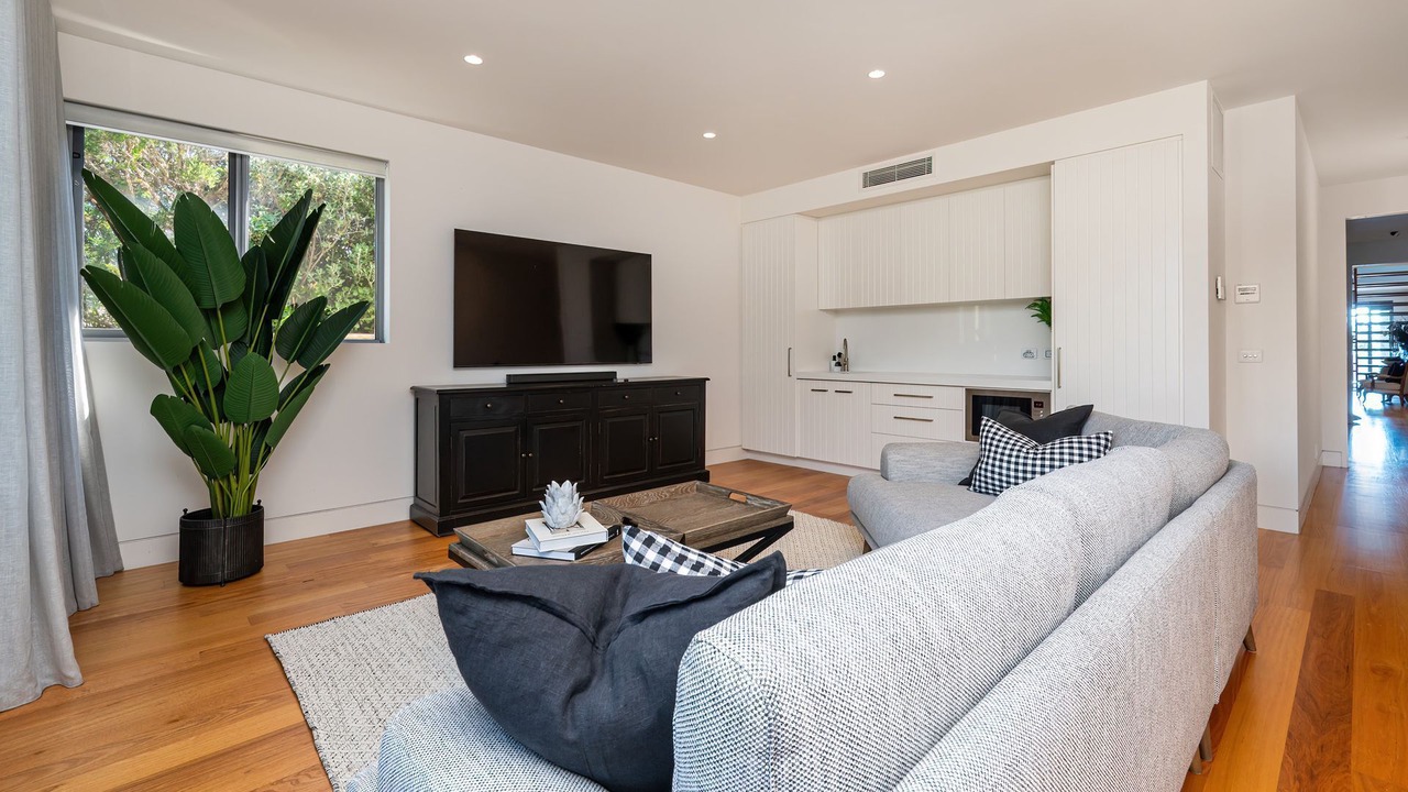 Photo of Livingroom in Safety Beach