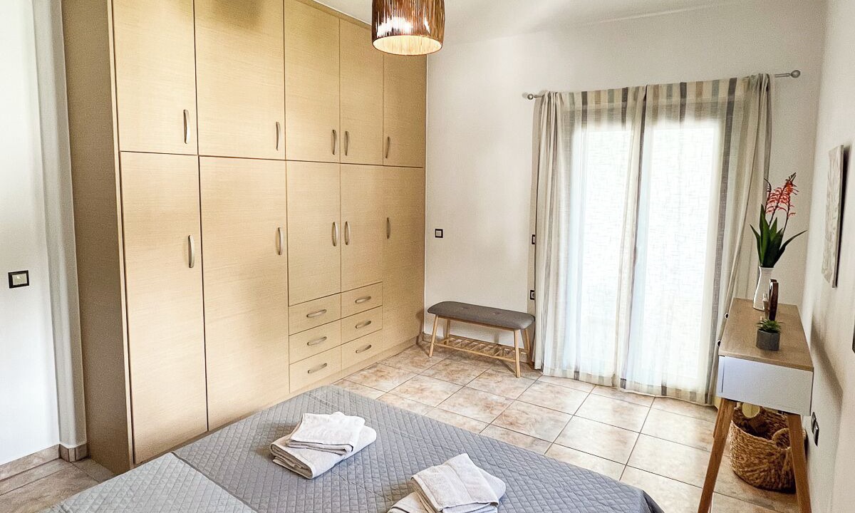 Photo of Bedroom in Drios