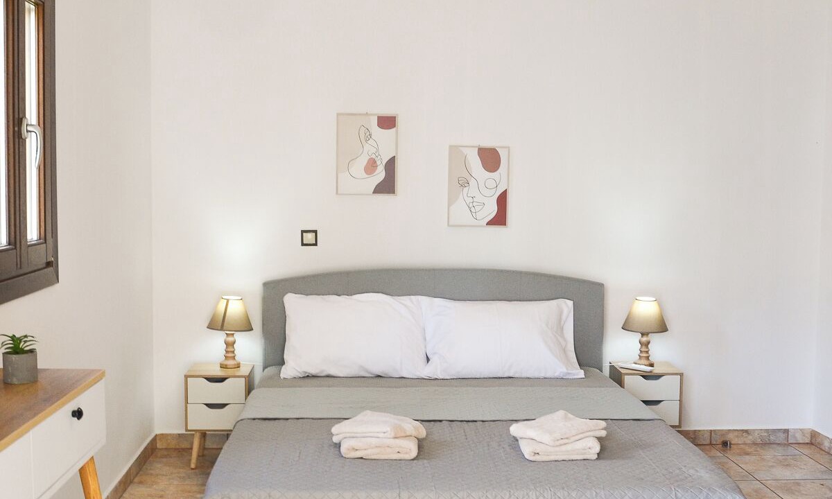 Photo of Bedroom in Drios