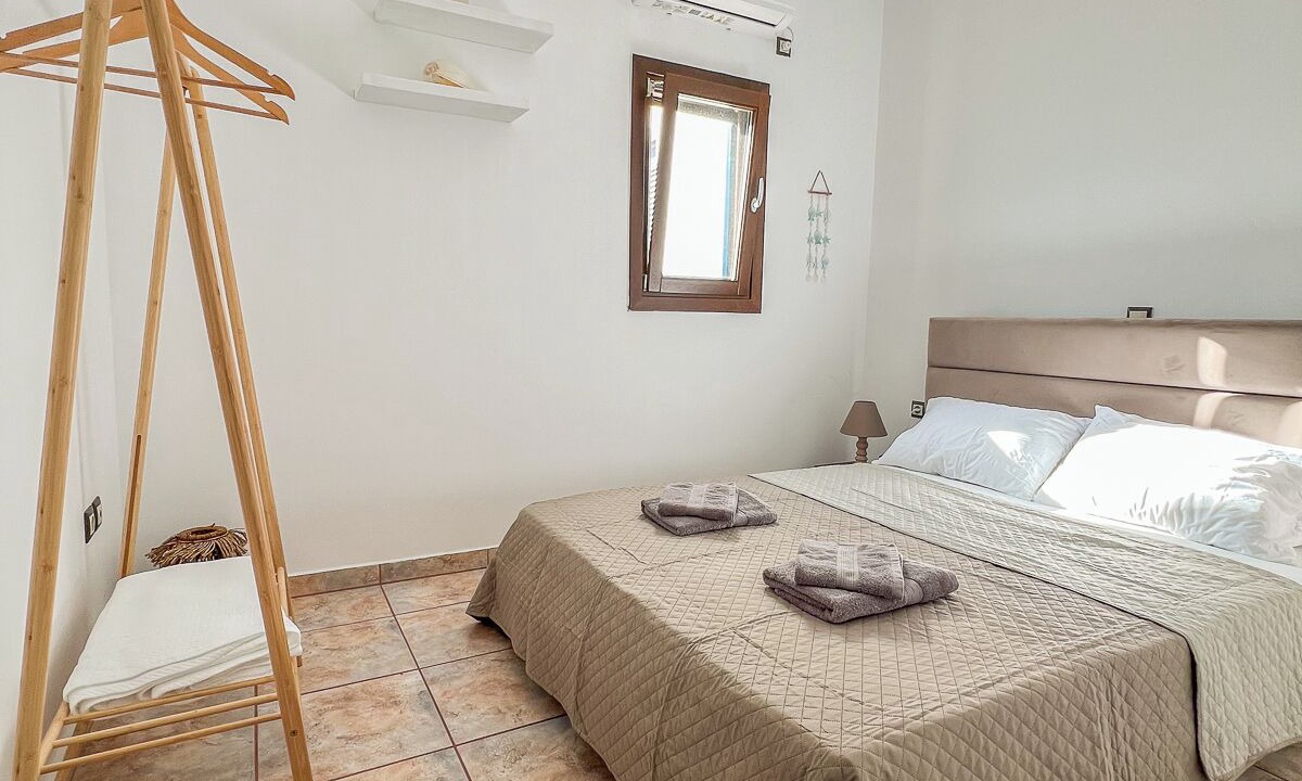 Photo of Bedroom in Drios