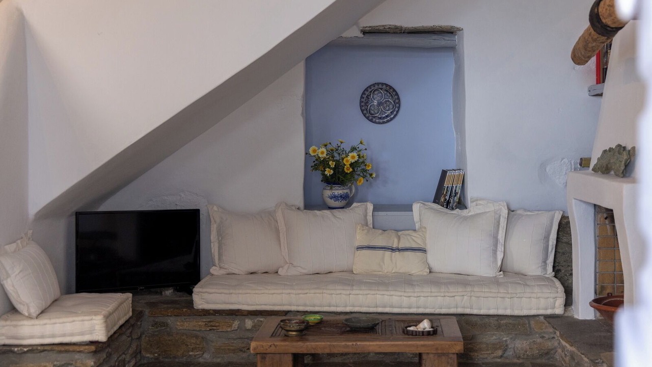 Photo of Livingroom in Exomvourgo
