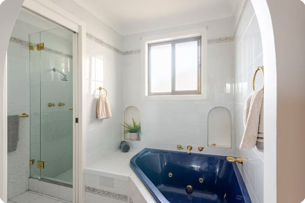 Photo of Bathroom in Lake Heights