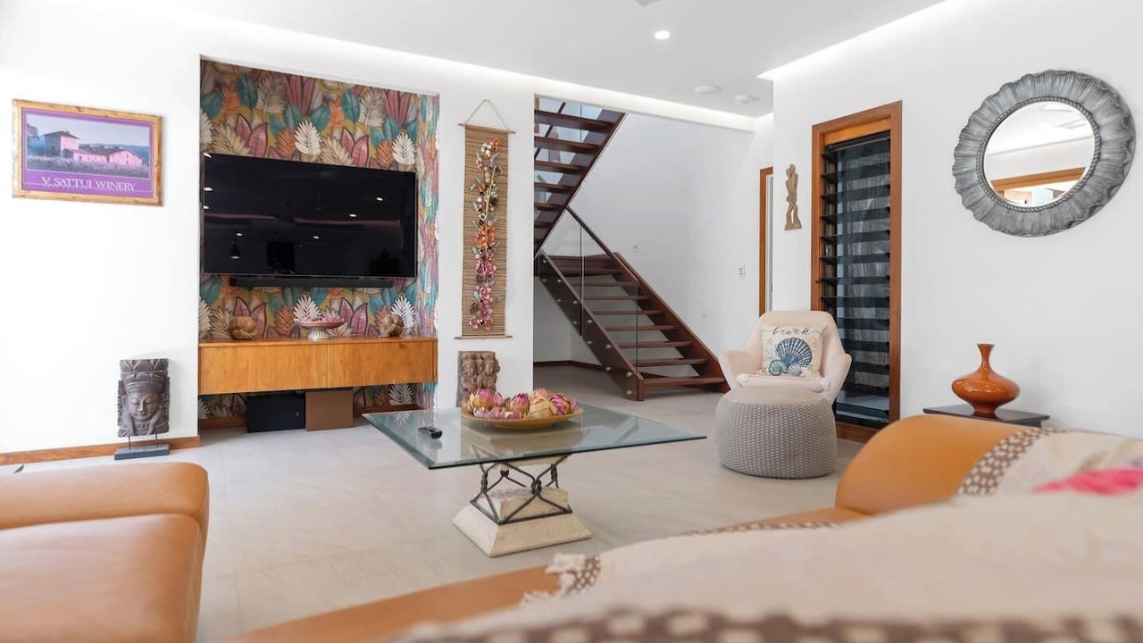 Photo of Livingroom in Trinity Beach