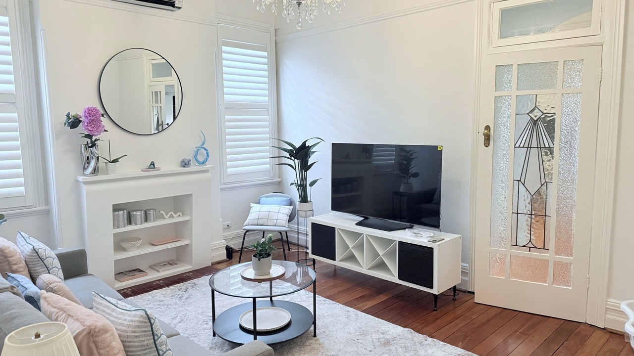 Photo of Livingroom in Petersham
