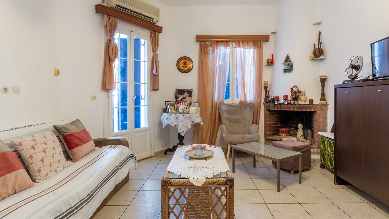 Photo of Livingroom in Tinos Town