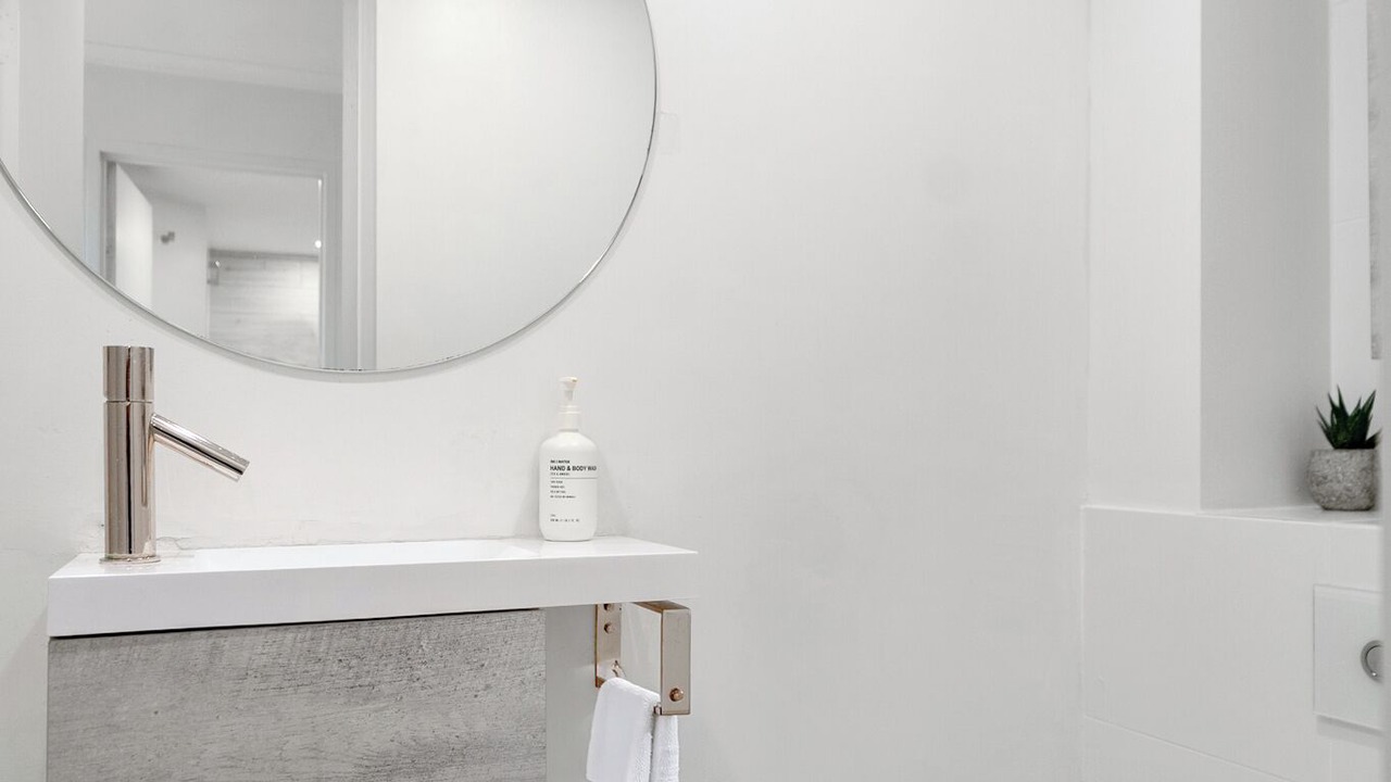 Photo of Bathroom in Woolloomooloo