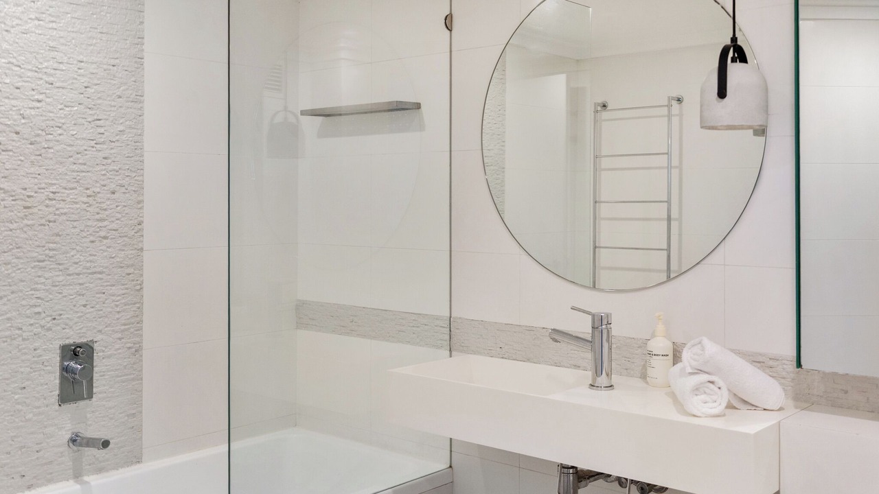 Photo of Bathroom in Woolloomooloo