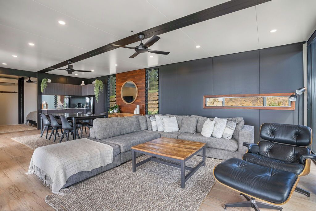 Photo of Livingroom in Alice