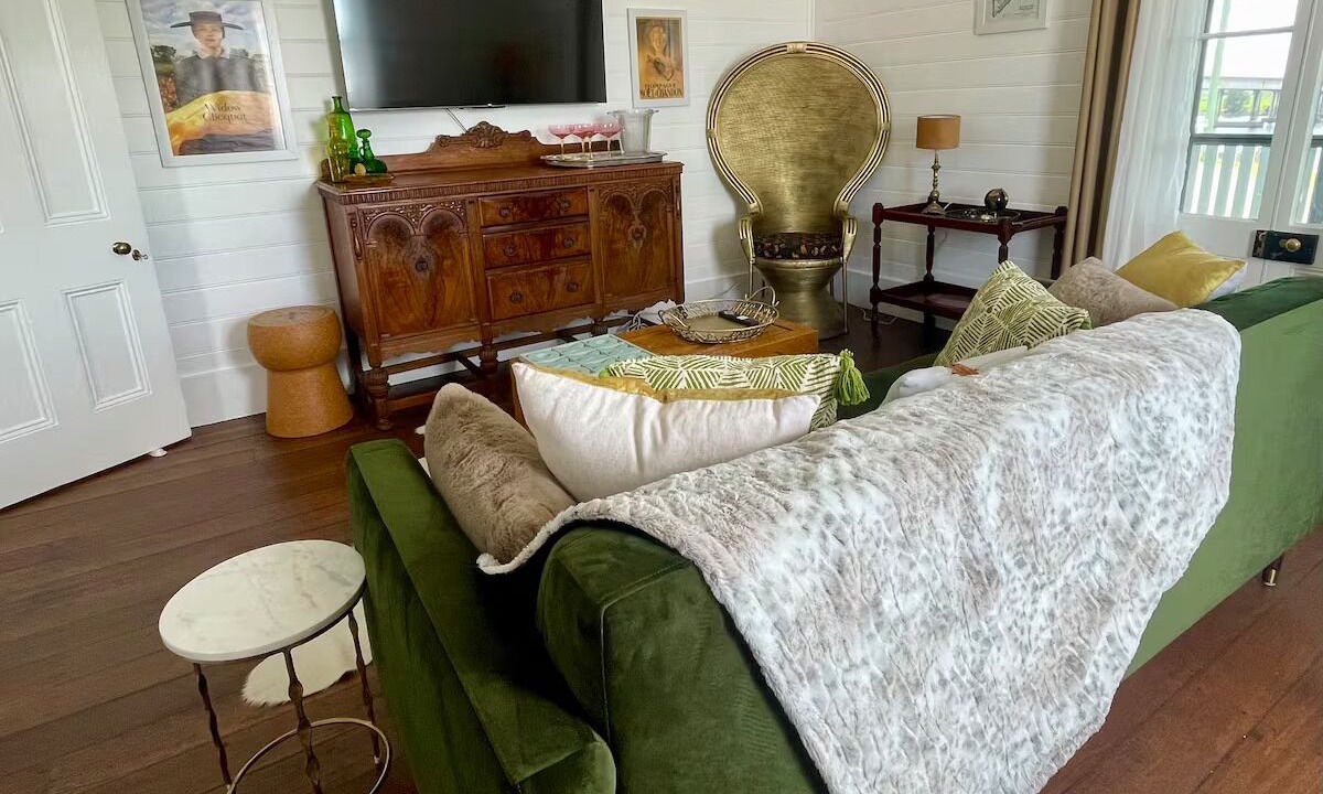 Photo of Livingroom in Smithtown