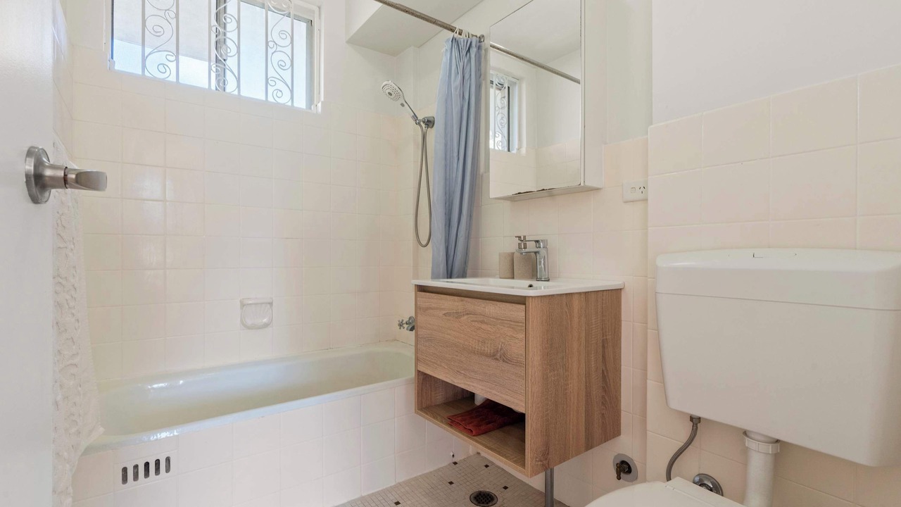 Photo of Bathroom in Woolloomooloo