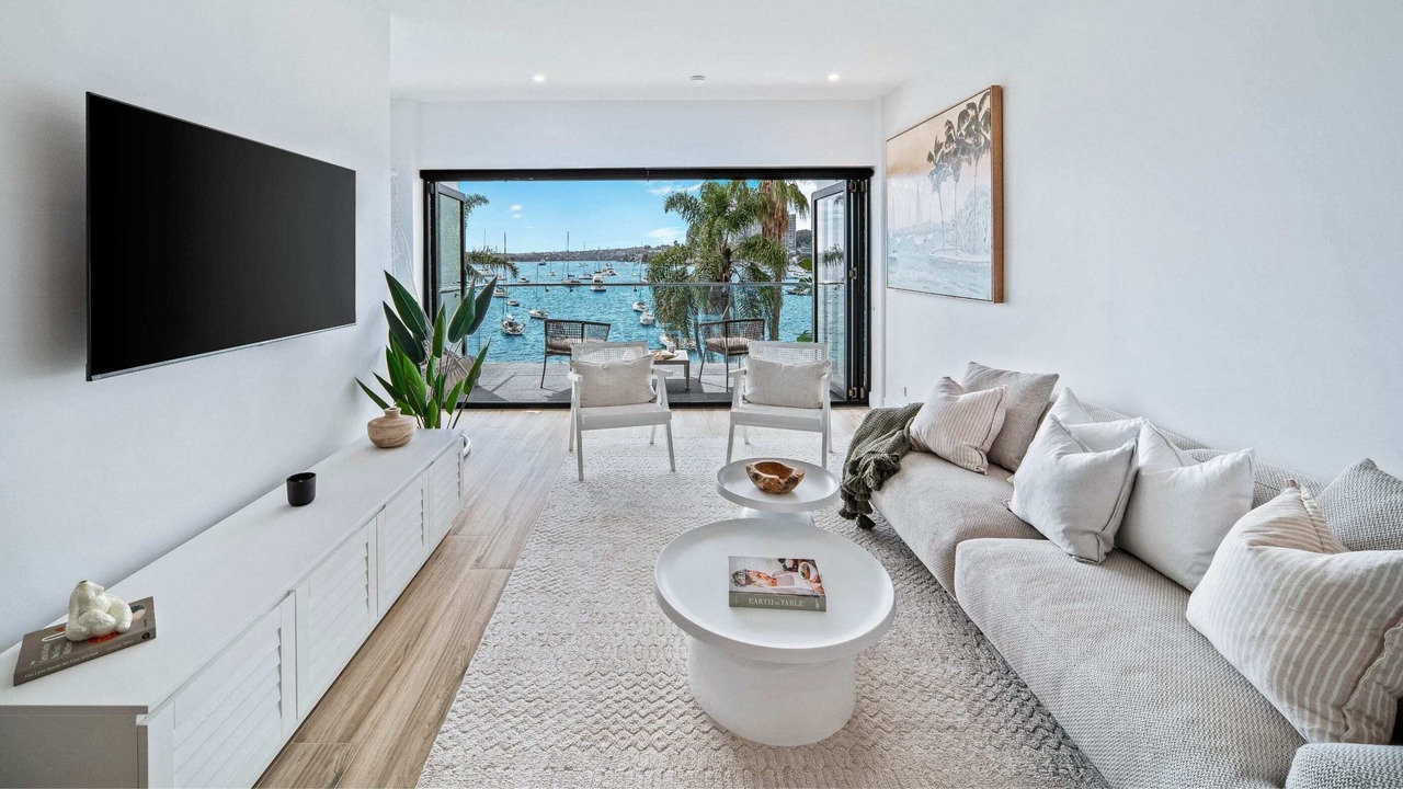 Photo of Livingroom in Elizabeth Bay