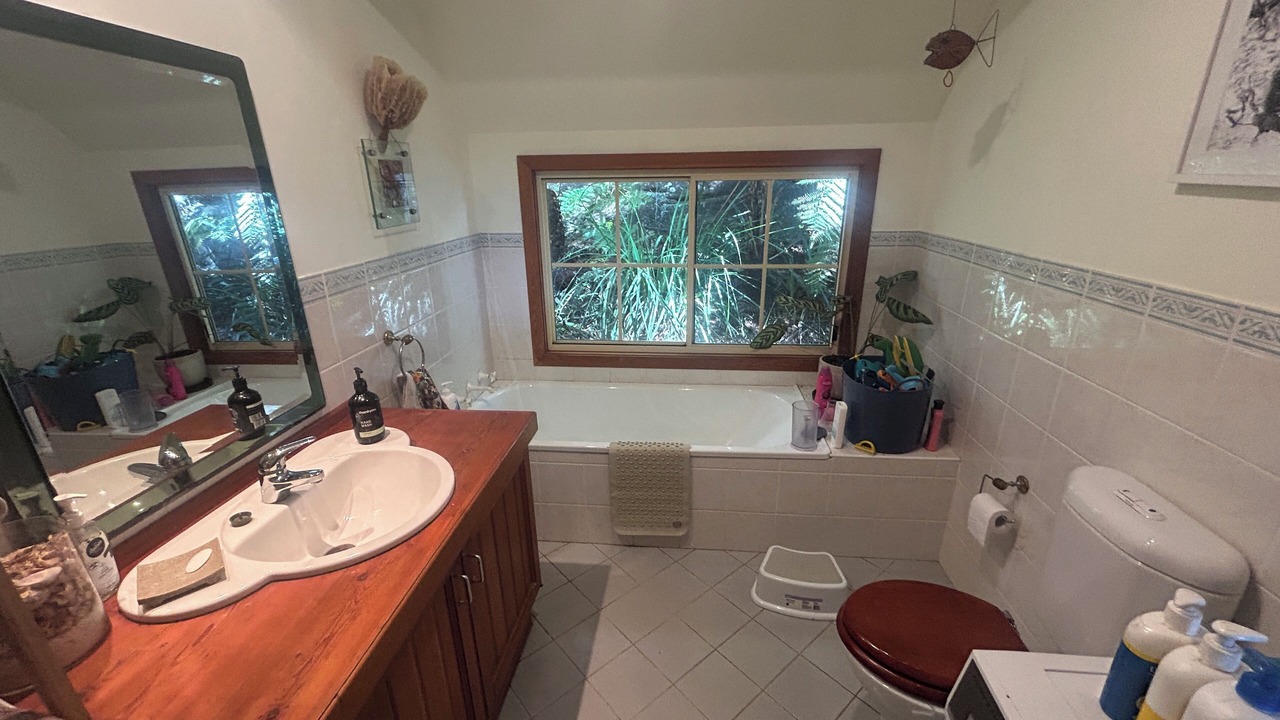 Photo of Bathroom in Patonga
