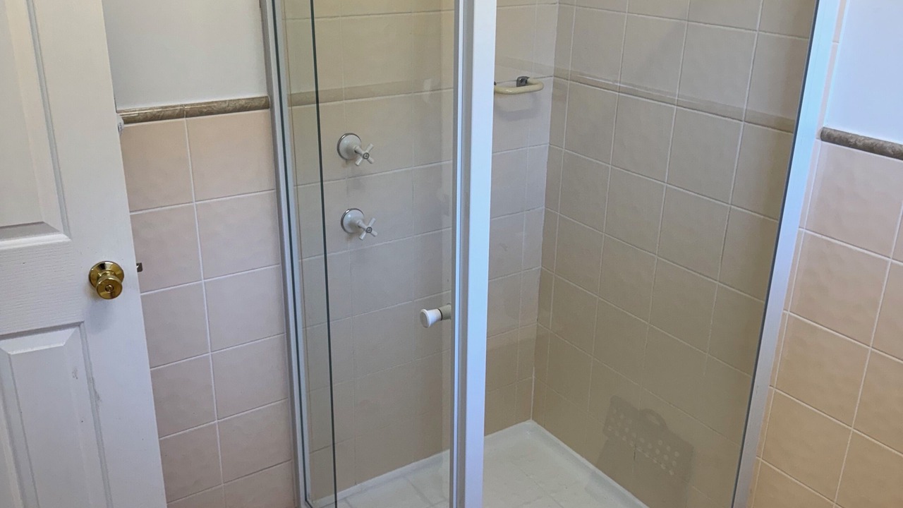 Photo of Bathroom in Growee