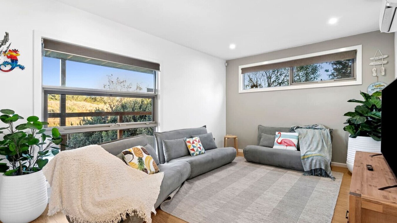 Photo of Livingroom in The Honeysuckles