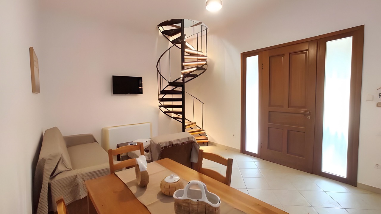 Photo of Livingroom in Ydrousa