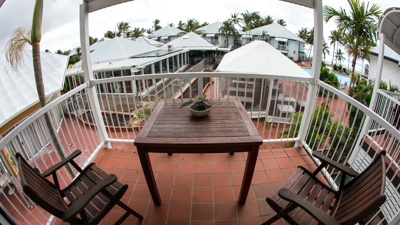 Photo of Outdoor in Dolphin Heads
