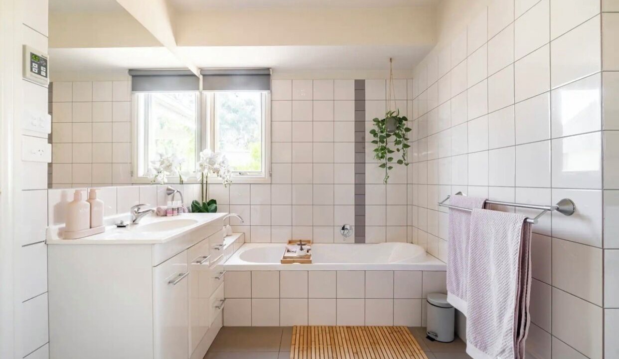 Photo of Bathroom in Creswick