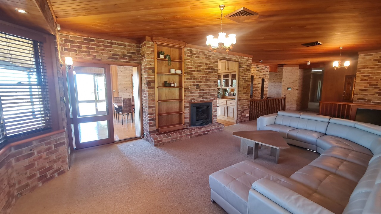 Photo of Livingroom in Denham Court