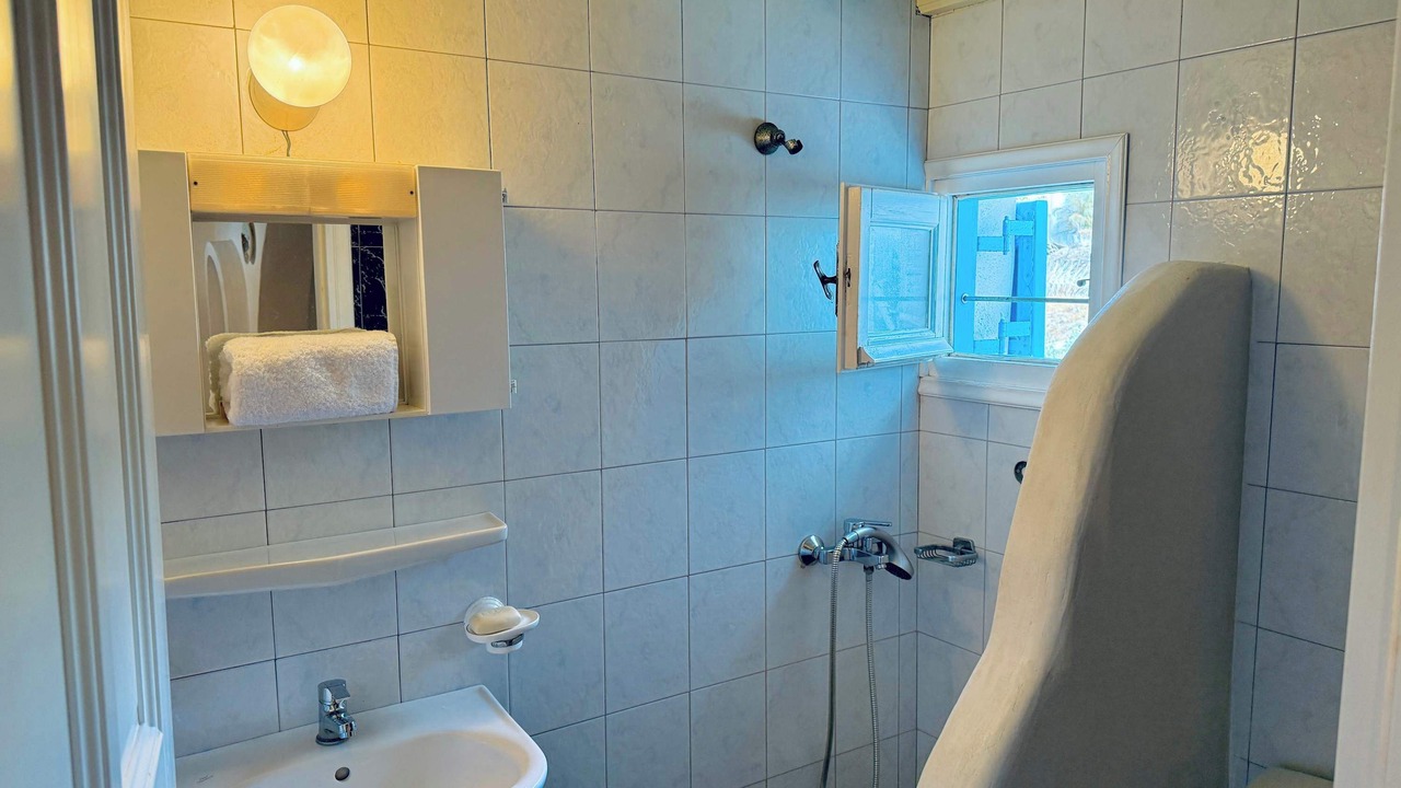 Photo of Bathroom in Ornos