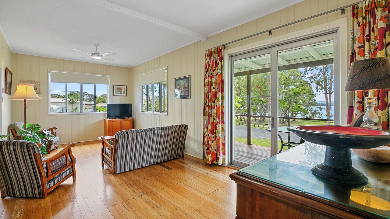 Photo of Livingroom in Tin Can Bay